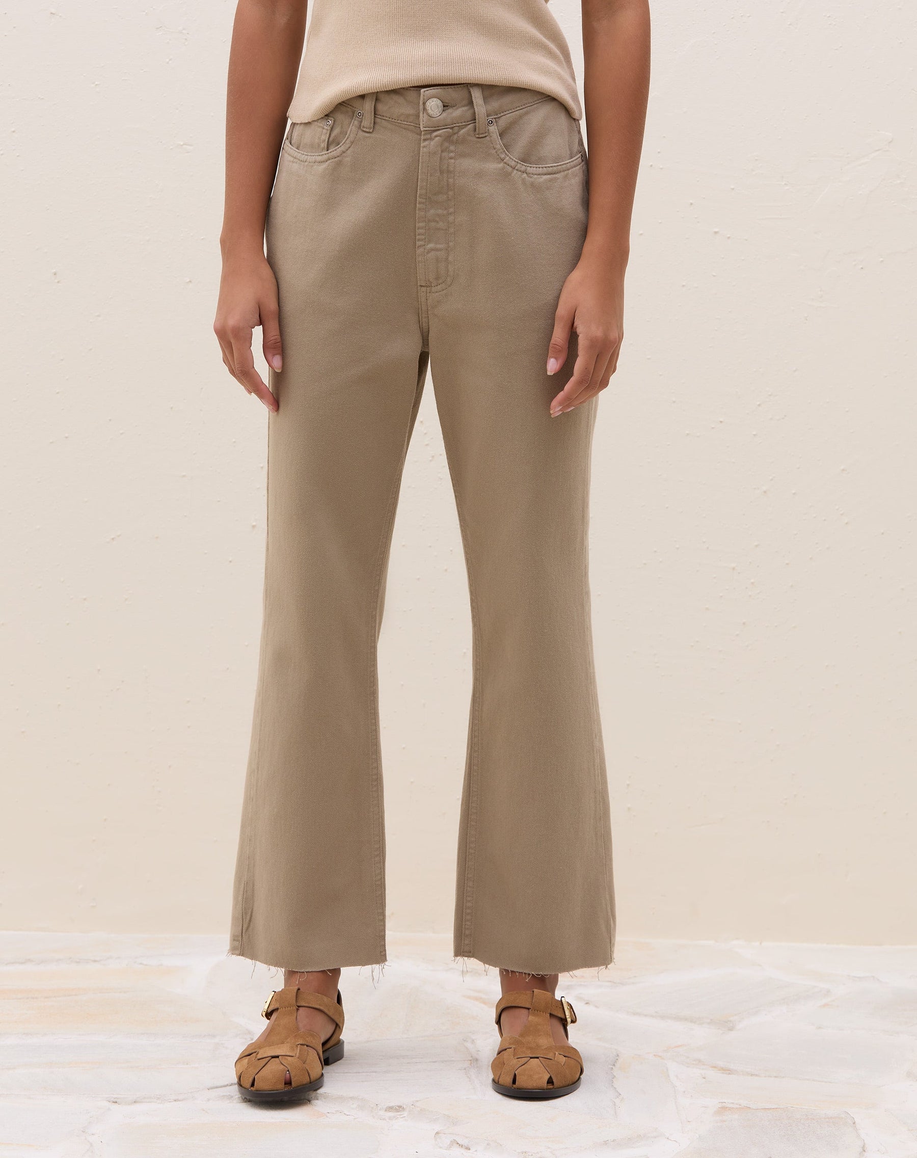 Calça Reta Cropped de Sarja - Bege