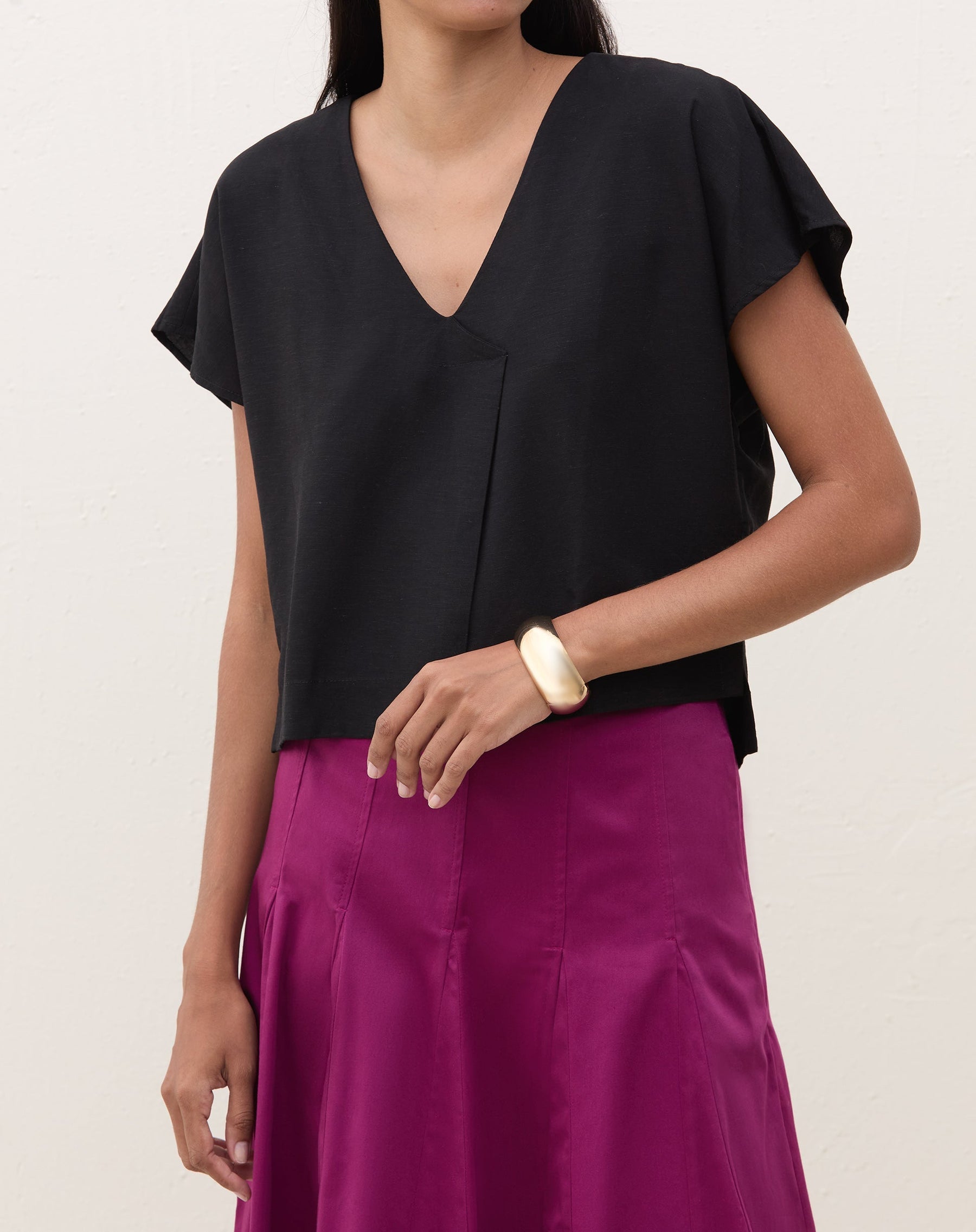 Blusa Manga Curta Decote V - Preto